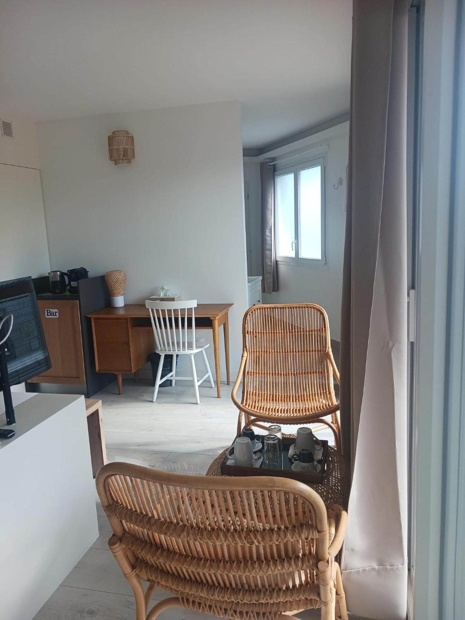 Aracari Hotel Villars-les-Dombes Bagian luar foto