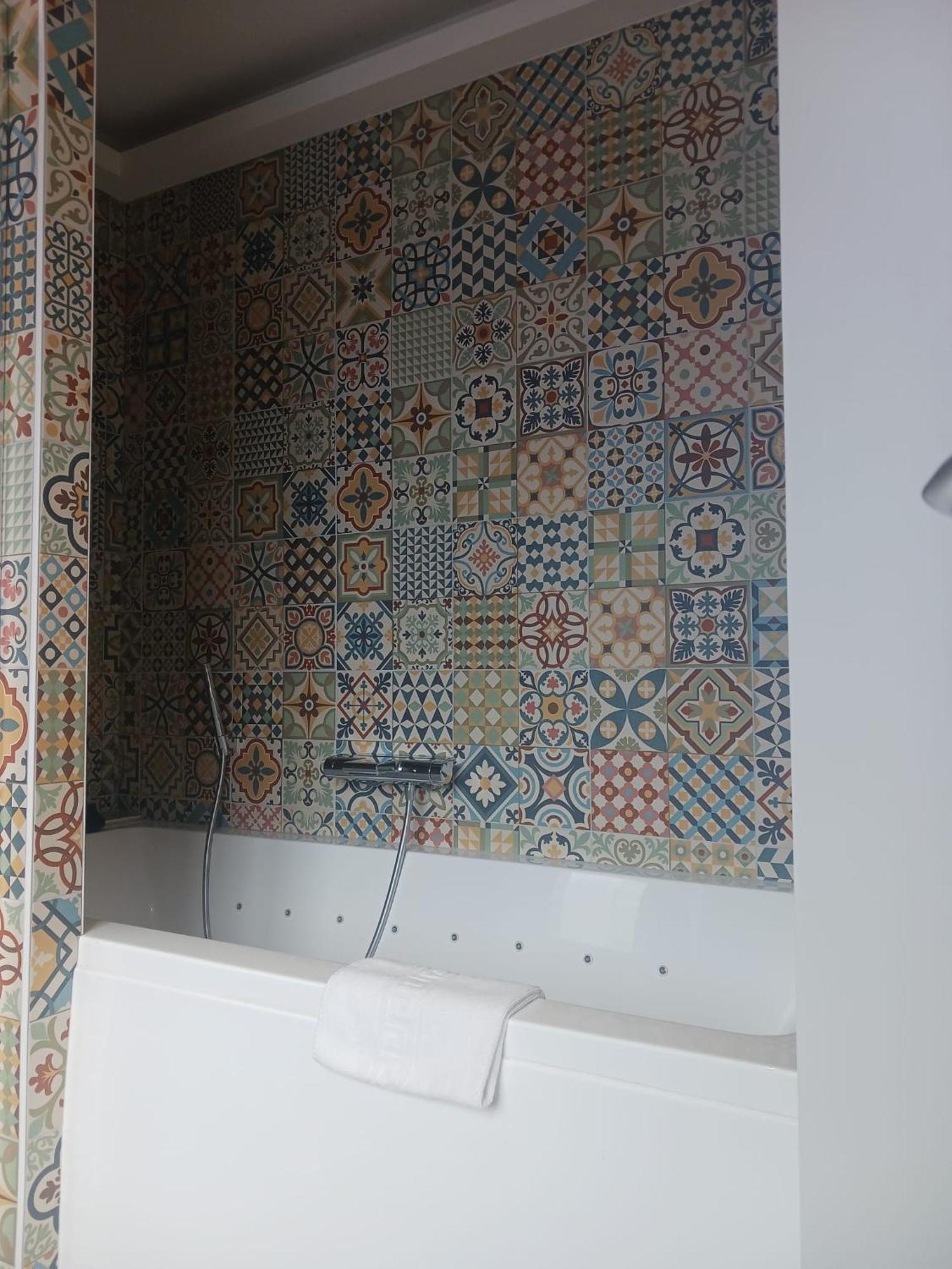Aracari Hotel Villars-les-Dombes Bagian luar foto